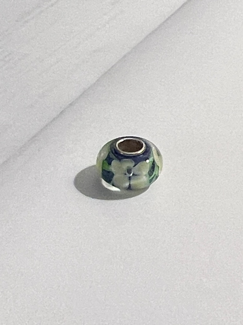 LK NW 🌸 STAMPED 925 THAI STERLING SILVER BLUE & GREEN FLORAL GLASS BEAD CHARM - Picture 2 of 10